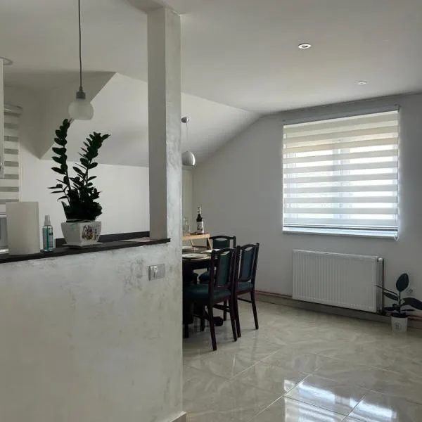 Apartman Diamond LUX, hôtel à Surčin