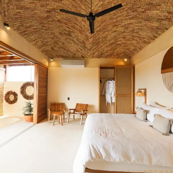 Casa Borka LUXURY FULLY FURNISHED BEACH CONDOS WITH POOL, Hotel in Puerto Escondido