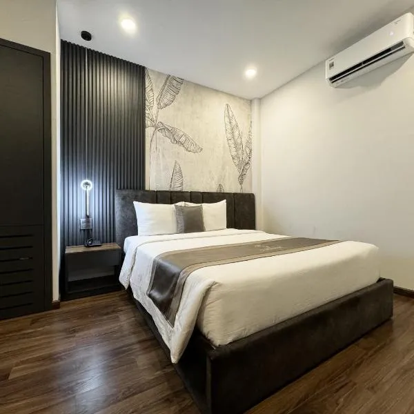 LION 10 HOTEL,位于芹苴的酒店