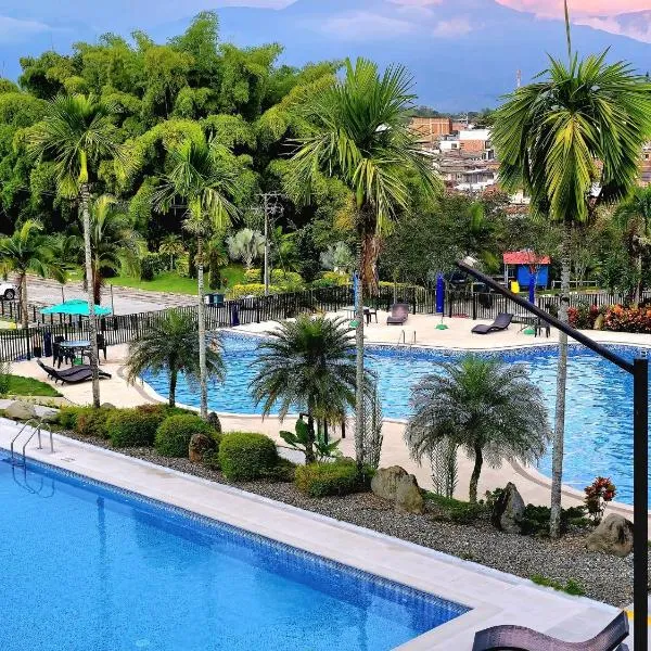 Apartamento Privado Vacacional a 5m del Aeropuerto, 20 minutos del Parque del Cafe y Centro de Armenia con 4 Piscinas, 3 Jacuzzi, Sauna By Molca Xperiences 3H, хотел в Армения