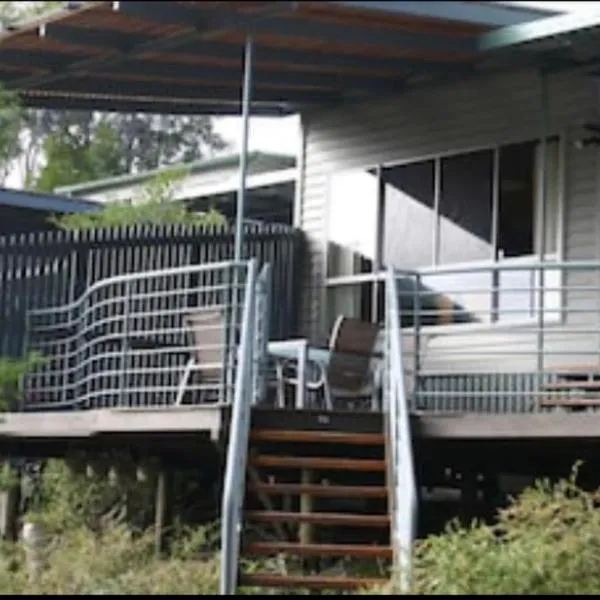 Sun Set Satinay Executive Villa 615 at Kingfisher Bay Fraser Island, hotel in Kingfisher Bay