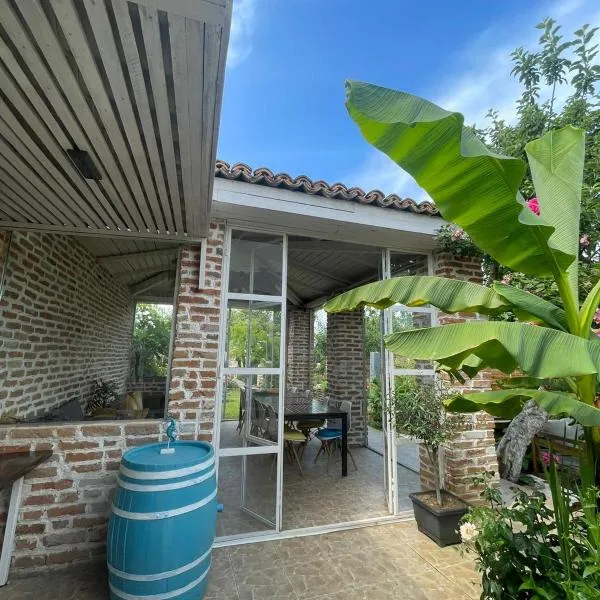 Casa Mediterana, hotel in 2 Mai