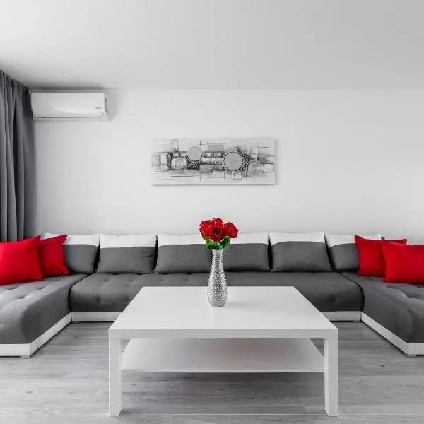 Rendez - big 70m2 Apartment, Fresh New, Parking Included, Air-Conditioned, balcony, Hotel in Rača