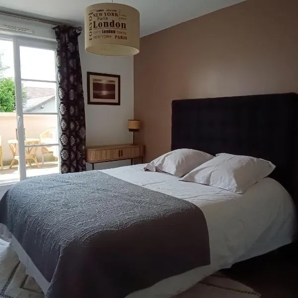 2 chambres d'hôtes, hôtel à Wissous