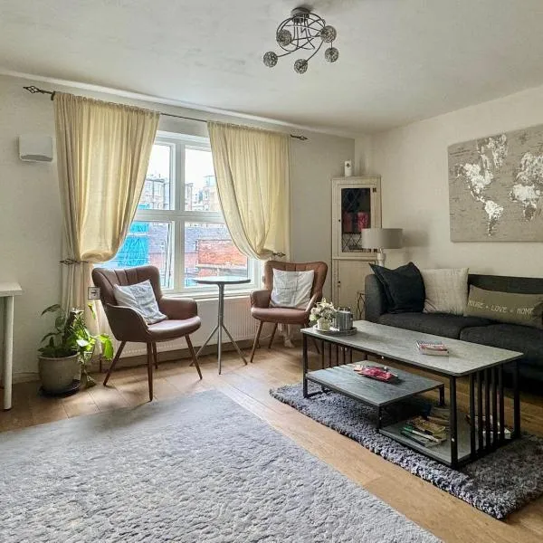 Super Central beautiful Three Bedroom, hotel in London