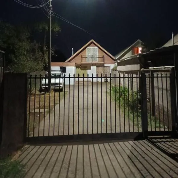 Hermosa casa central en Chillán,位于奇廉的酒店