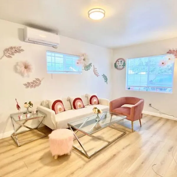 Pink Cozy house 2 bedrooms, hotel in Rosemead