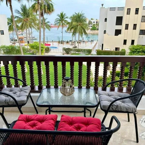 New Luxury 2 BD Marina Hawana Suite Sea View, Salalah, Hotel in Wādī Khasbar
