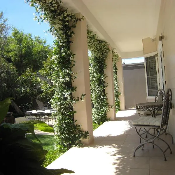 Brezza Bella Boutique Bed & Breakfast, ξενοδοχείο σε Merewether