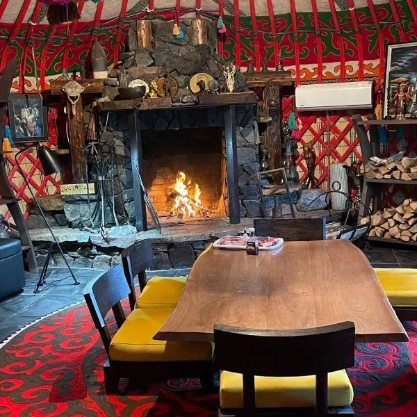 Ak-Tengir Yurt Resort, hotel in Tosor