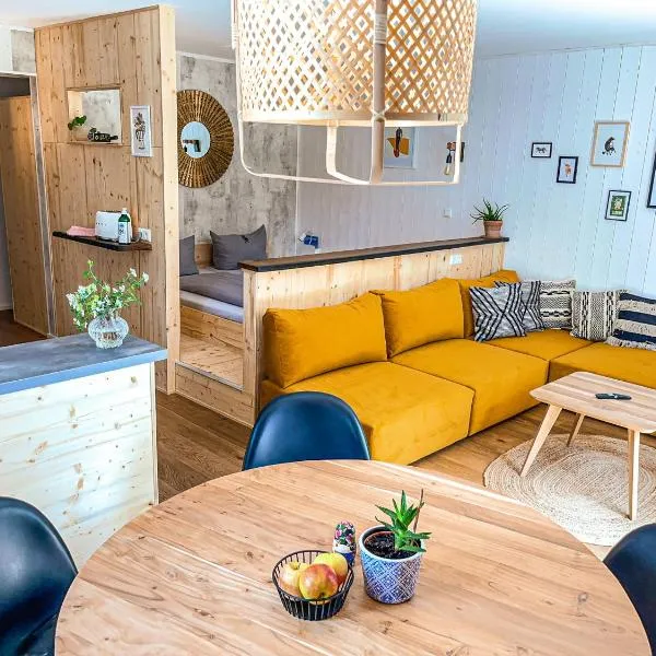 Hacienda Flats - Wunderschöne Ferienwohnungen am Seewald, hotel in Friedrichshafen