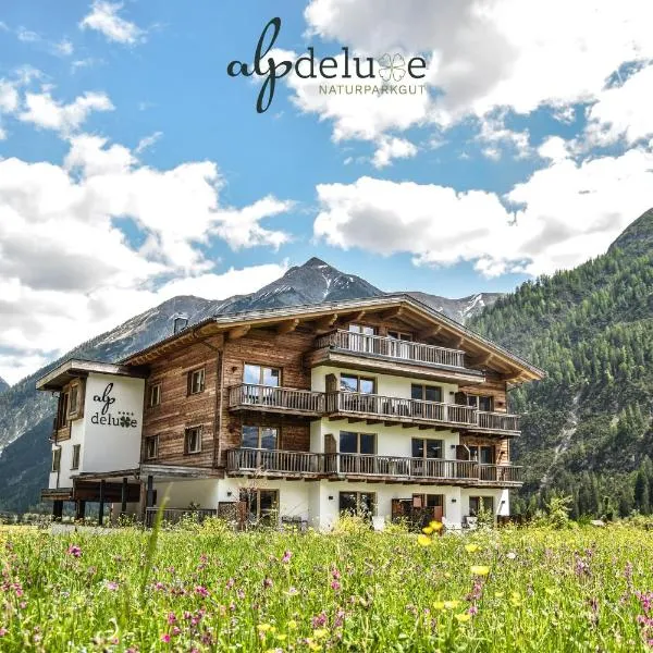 NATURPARKGUT - alpdeluxe Apartments, hotel in Holzgau