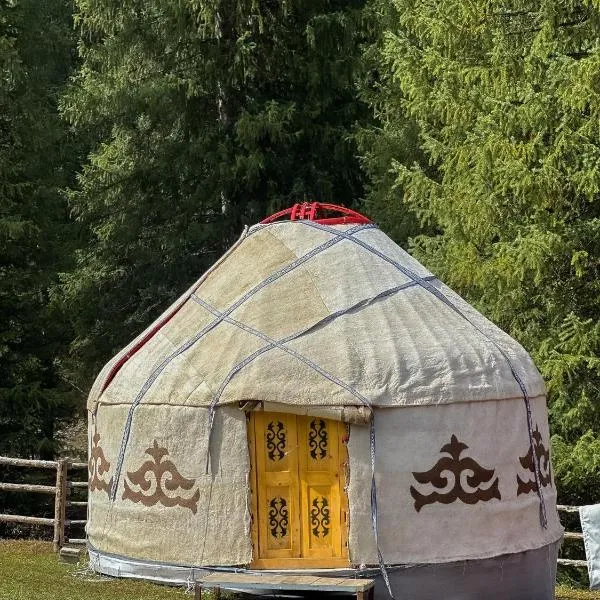 Kolsay Tanbalytas YURTS, hotel v destinácii Kolʼbastau