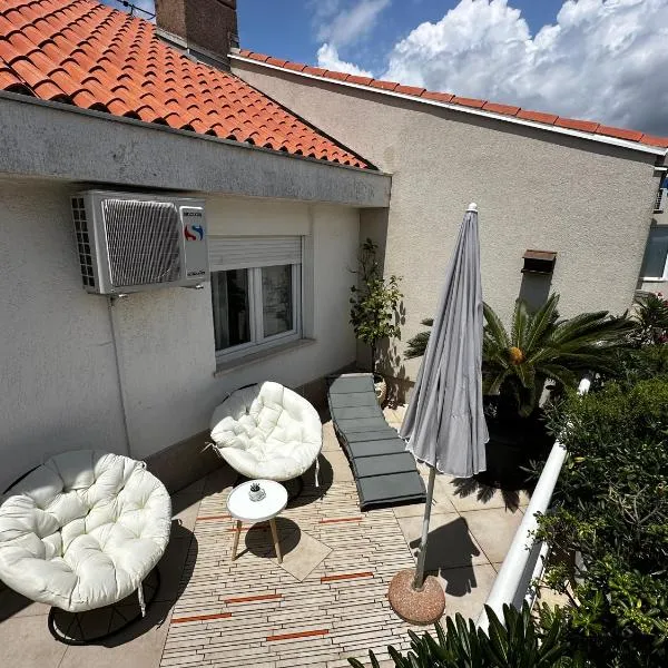 Apartman FOX, ξενοδοχείο στο Σπλιτ