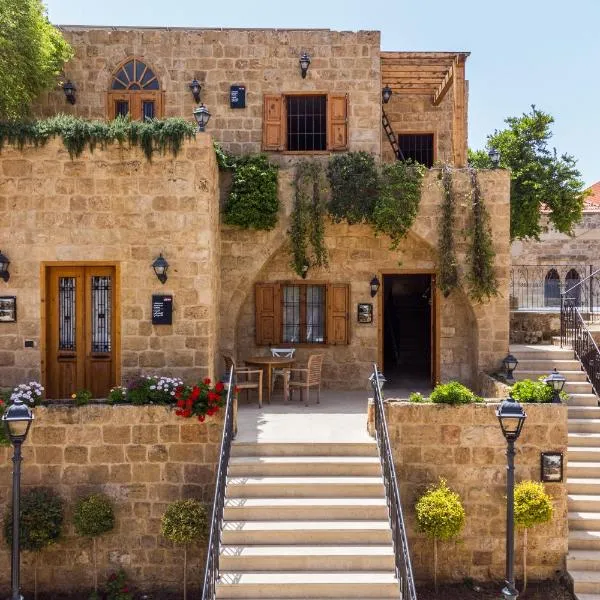 Lebanese Diaspora Village, מלון בבטרון