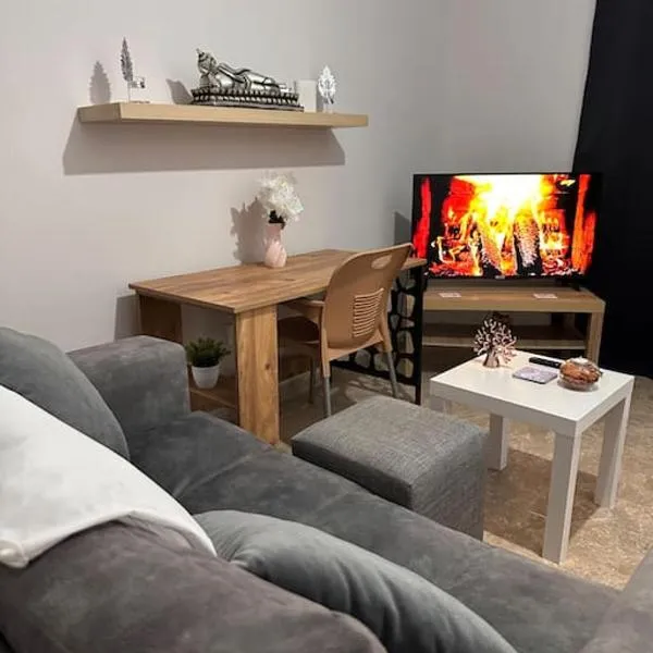 New renovated 1 BEDROOM FLAT North NİCOSİA 5A, hotell i Yenişehir
