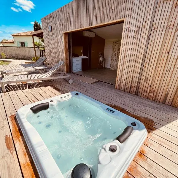 Lodge Sainte Sara, hotel in Aigues-Mortes