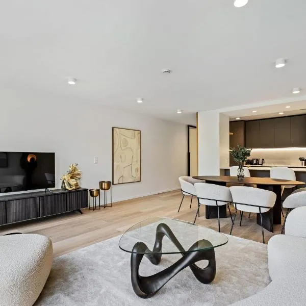 Spacious 6th-Floor Gem: Modernity Meets Comfort, hotell i Luxemburg