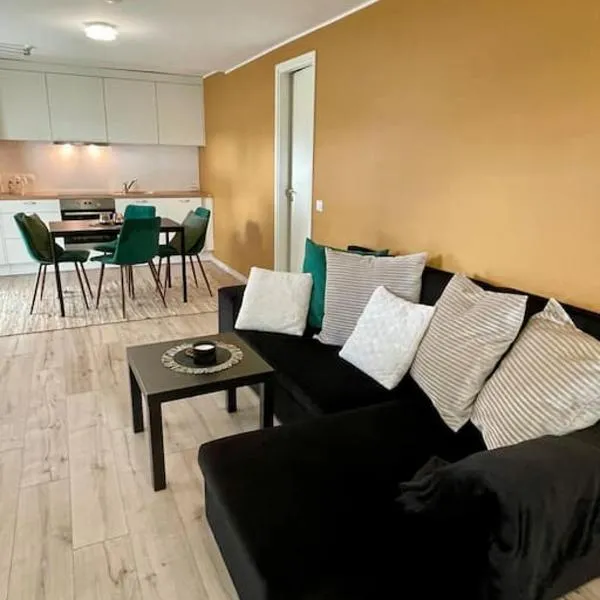 Tamme maja - Oak Tree House with big terrace and balcony, hotel en Tapa