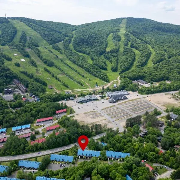 Superbe condo face aux pentes de ski Stoneham!!!، فندق في ستونهارم