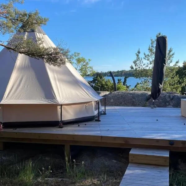 Föglö में, होटल Härligt privat Glamping med bastutält