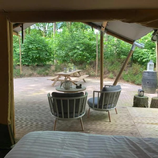 Veluwse Safari Lodge tent、オッテルローのホテル