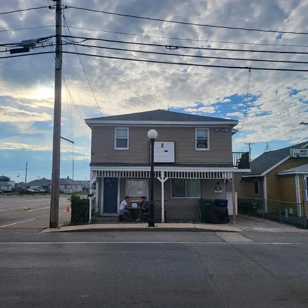 12 Ashworth Ave suites, hotel in Hampton