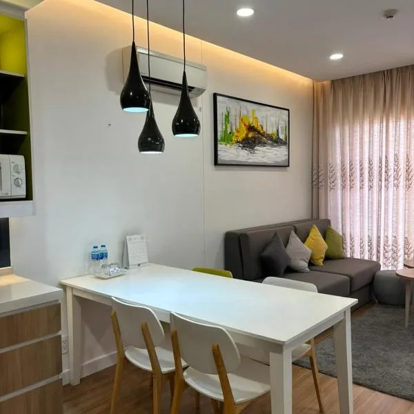 Serviced Apartment at Republic Plaza - Pool & City View, near T3 airport Tan Son Nhat, hotel v Ho Či Minově městě