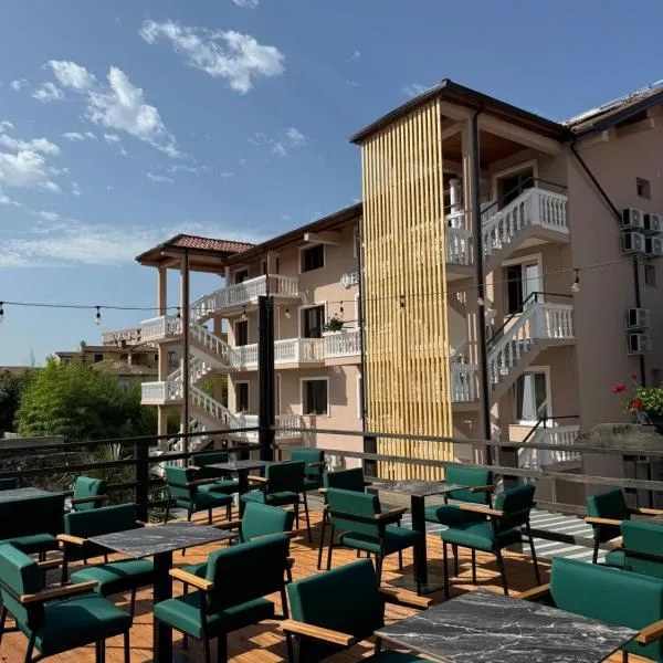 Hotel Ikona，斯庫台的飯店
