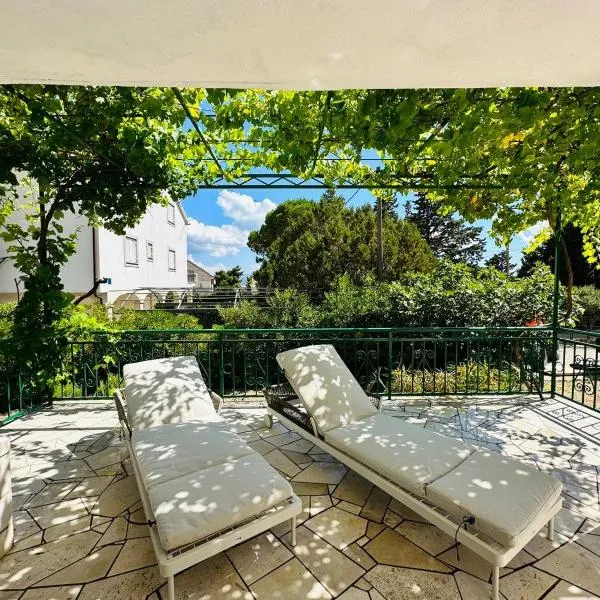 Beach house Bol, ξενοδοχείο σε Bol