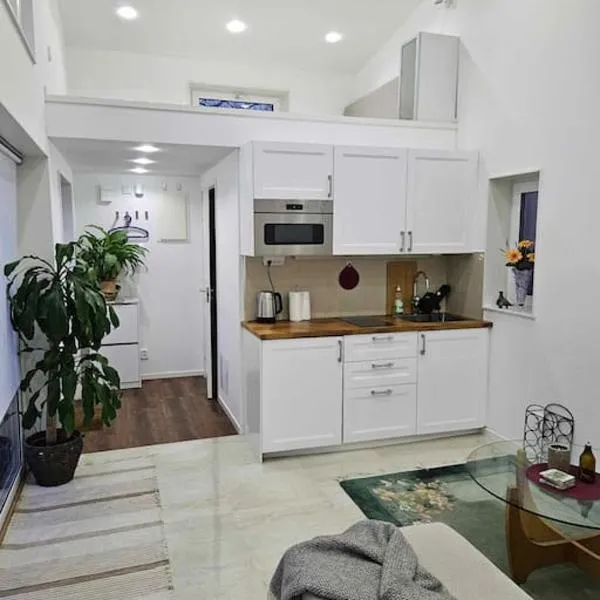 Cozy cabin near the lake, hôtel à Mälarbaden