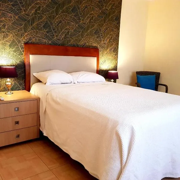 Island House near Curacao International Airport CUR, hôtel à Willemstad