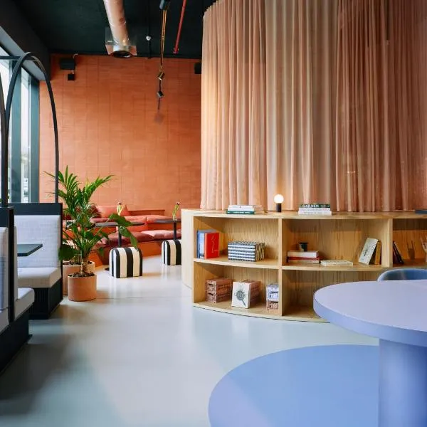 The Social Hub San Sebastián, hotel in Donostia-San Sebastián