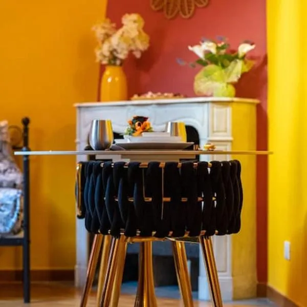 22 Home - Parcheggio privato - accogliente - collegamento Sardegna e Corsica, ξενοδοχείο στο Λιβόρνο