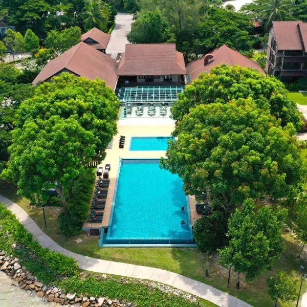 Ombak Villa Langkawi, hotel in Pantai Cenang