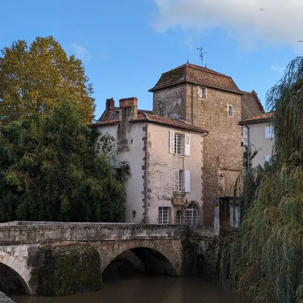 Manoir des Comtes, hôtel à Confolens