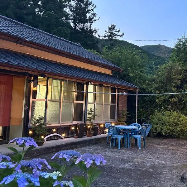 River, Mountain Retreat at 四万十Accommodation、Miharaのホテル