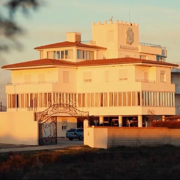 Kodra e Godenve, מלון בVilë-Ballaj