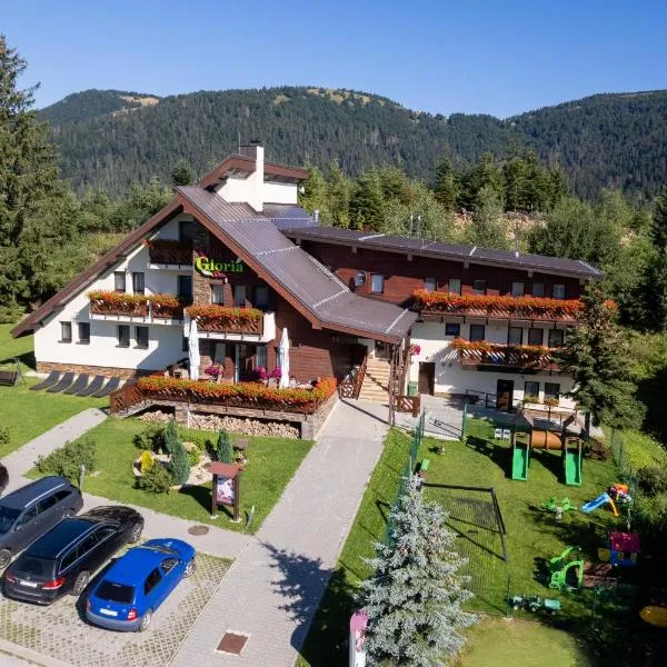 Villa Gloria Rooms & Apartments, hotel v Donovalech