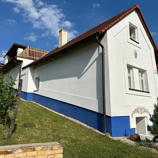 Nad Slováckým sklípkem, hôtel à Tupesy