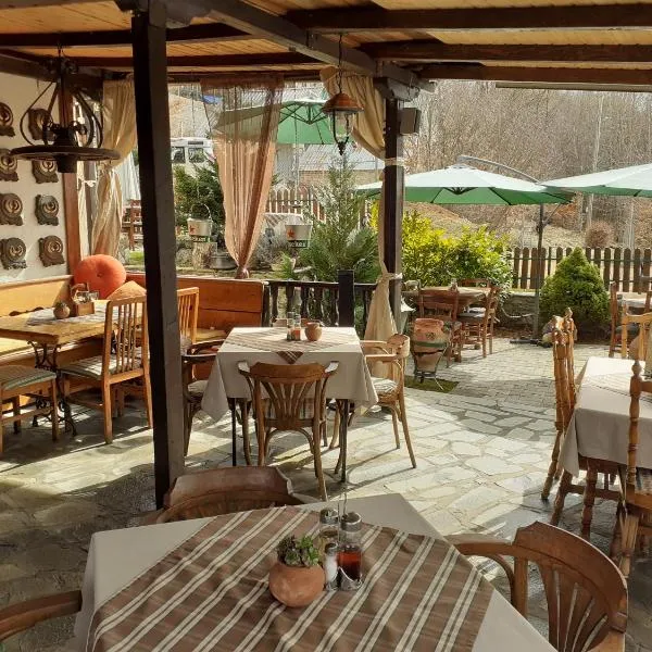 Restaurant and Apartments - T'ga za Jug Lazaropole, ξενοδοχείο σε Lazaropole