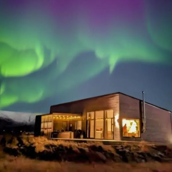 Austurey - Lakefront Villa, hotel v destinaci Laugarvatn