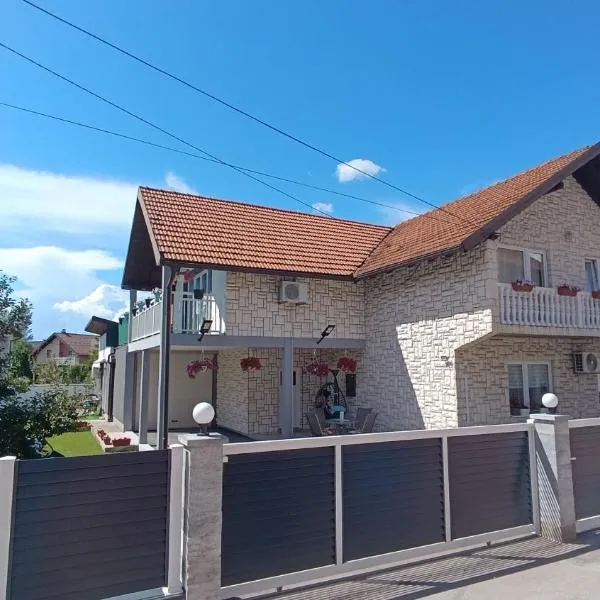 Vila AMNA - Ilidža, ξενοδοχείο σε Doglodi