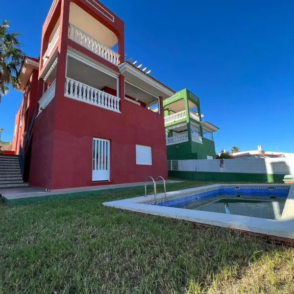 Chalet con piscina privada y aacc, ξενοδοχείο σε Peñíscola