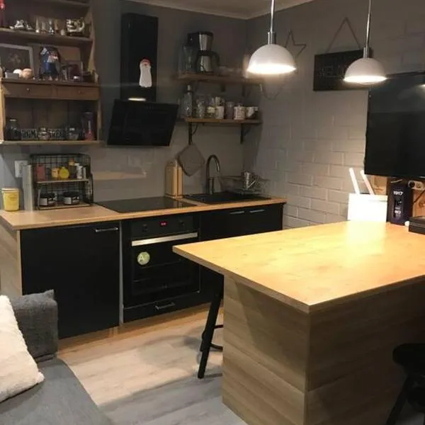 Tunnelmallinen ja kompakti kaksio, hotel in Kokkola