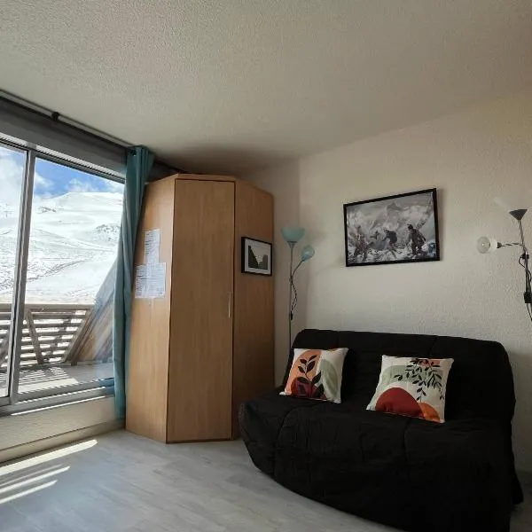Ski Piau Engaly, plein sud avec vue sur les pistes à 50 m, cœur de station, hotel in Aragnouet