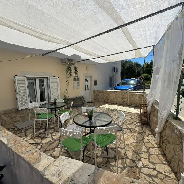 Apartmani Luciano, hotel in Novalja