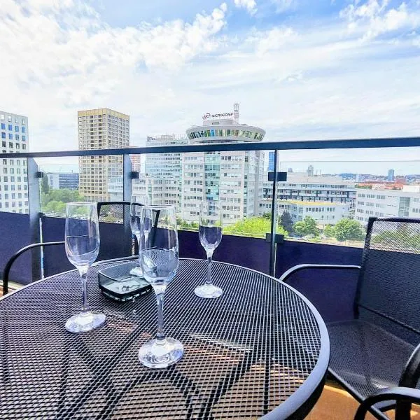 Mills - free parking - balcony with city view - close to Nivy mall, hotel v destinaci Bratislava