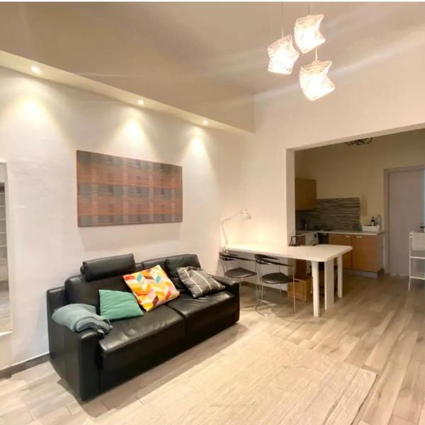 Cosy Modern flat private patio, Florenz