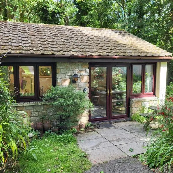 Bumbeldink, Hotel in Uny Lelant